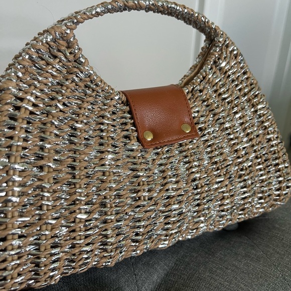 Woven Half Moon Clutch w/ Turn Lock Closure Handbag - Picture 5 of 8